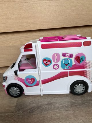Barbie Clínica Ambulancia y Hospital