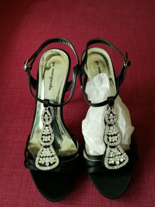 Nuevas! Sandalias de tacón con pedrería