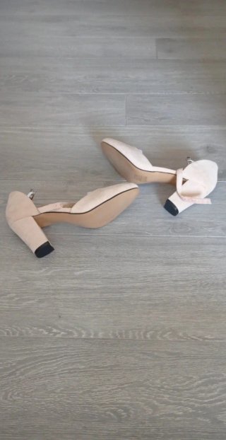 Scarpe eleganti tacco medio beige