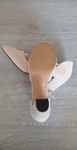 Scarpe eleganti tacco medio beige