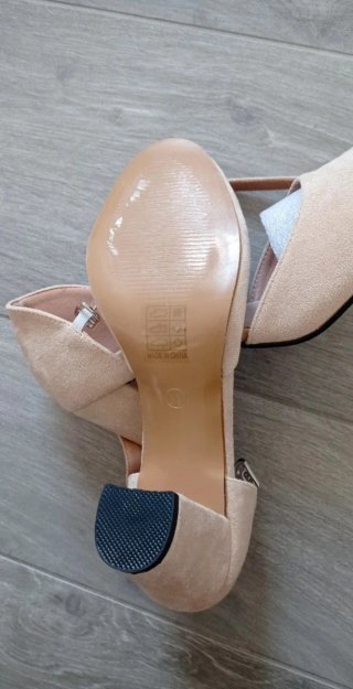 Scarpe eleganti tacco medio beige