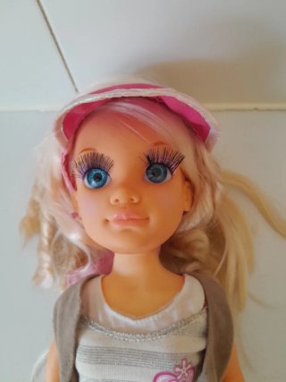 Muñeca Nancy de Famosa.
