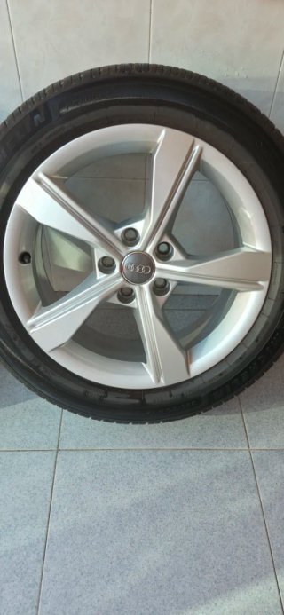 Llantas Audi A4 17" En excelente estado,225/50 R17