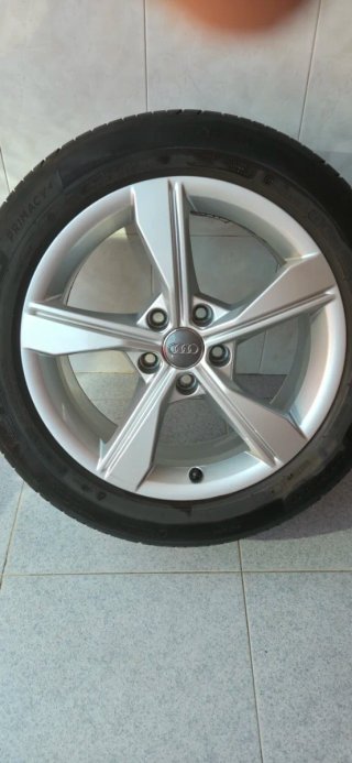 Llantas Audi A4 17" En excelente estado,225/50 R17