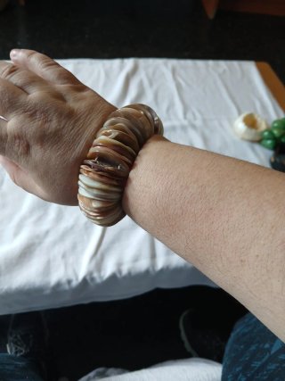 Pulsera de conchas multicolor