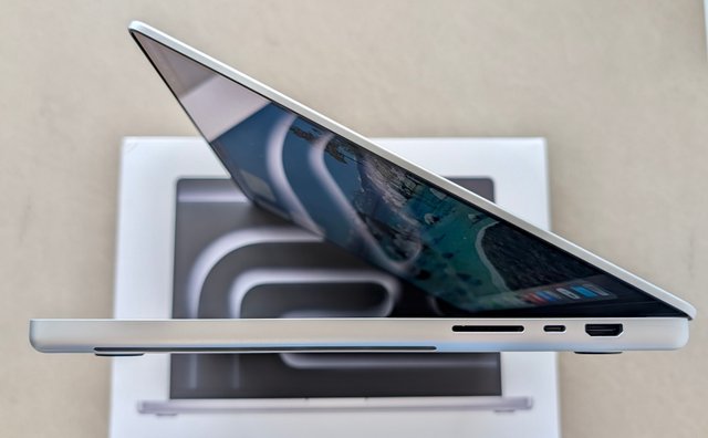 Apple Macbook Pro 16" M5 Pro 1TB 24GB Nuevo Súper