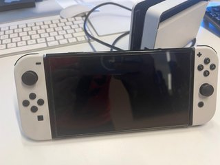 Nintendo Switch OLED Blanca y Negra