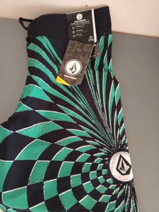 Bañador Volcom Talla 14 (27) Nuevo con etiqueta.