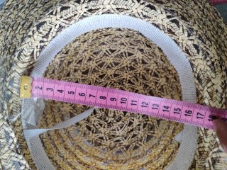Sombrero de paja tejido