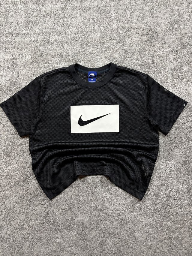 Nike camiseta mesh negra swoosh boxy M