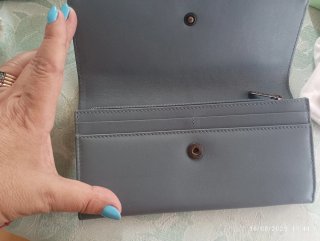 Billetera Tous Gris con Detalle Dorado