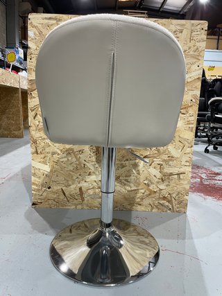Silla de comedor beige y plateada