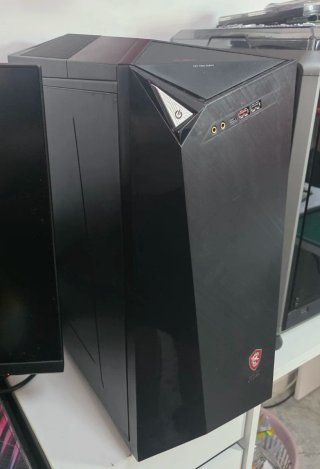 PC Sobremesa MSI Negro y Plata
