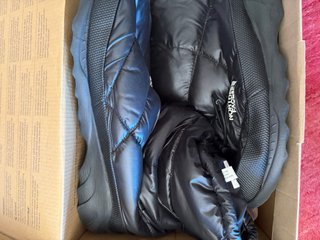 The North Face Nuptse Bootie III Talla 43.no envío
