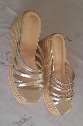 Sandalias cuña HUALUN doradas talla 39