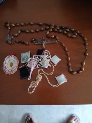 Rosario de madera antiguo