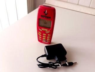 Nokia 3310 FERRARI + Batteria Nuova + Caricatore