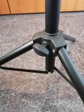 Trípode soporte proyector o portátil ajustable