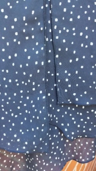 Blusa azul con lunares blancos Talla M