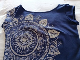 Vestido azul con estampado mandala