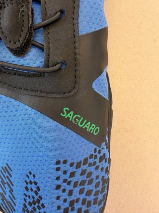 Saguaro azul y negro Talla 44