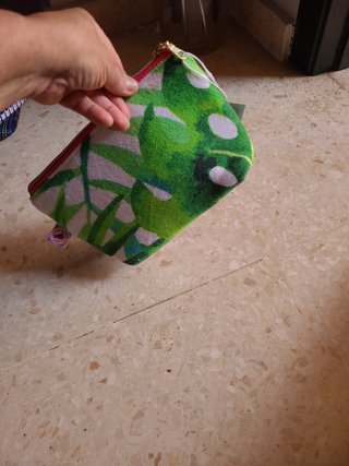 Neceser de rizo con estampado floral