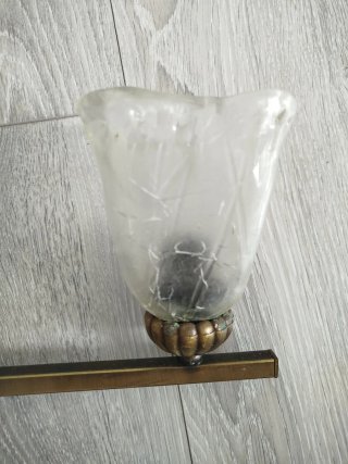 Lámpara de pared dorada con 4 tulipas