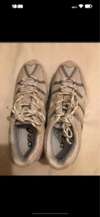Zapatillas Asics Beige y Gris