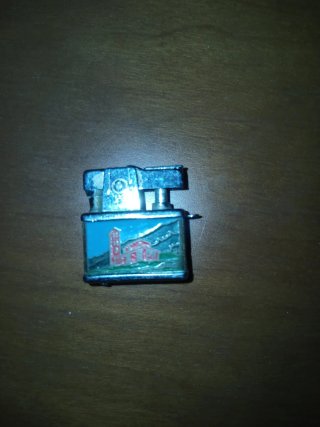 Encendedor Antiguo con Paisaje