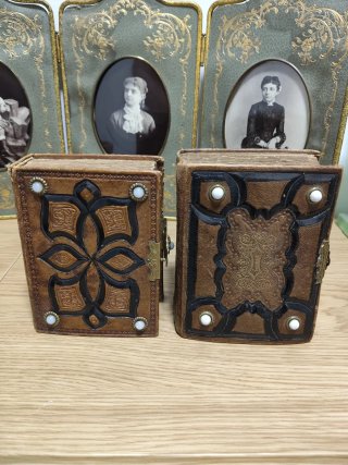 Lote de 2 Álbumes de Fotos Victorianos (S. XIX)