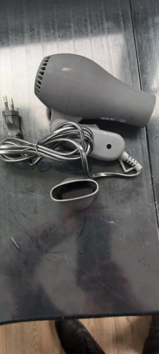 Secador de pelo gris viaje
