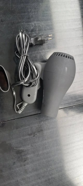Secador de pelo gris viaje