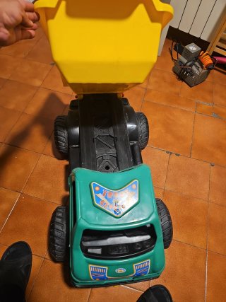 Camión de Juguete Amarillo y Verde