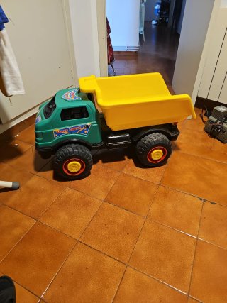 Camión de Juguete Amarillo y Verde
