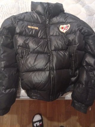 Plumas Errea Rayo Vallecano Negra