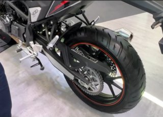 SWM HOKU 400 NAKED 2026