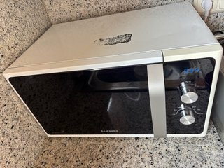 Microondas Samsung 800W Cerámica Blanca buen estad