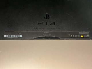 PS4 1TB Negra + 3 Mandos