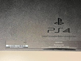 PS4 1TB Negra + 3 Mandos