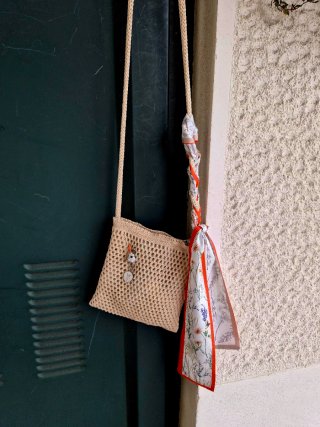 Borsa estiva in maglia con foulard