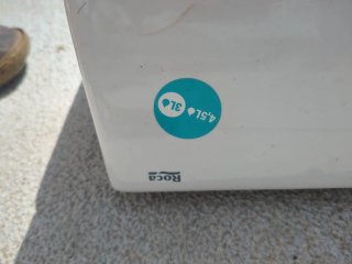Inodoro blanco de porcelana