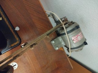 Máquina de coser Alfa antigua