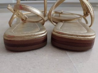 Sandalias Mango doradas