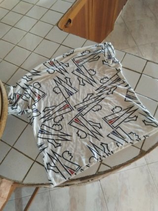 Maglia Moncler bianca con fantasia