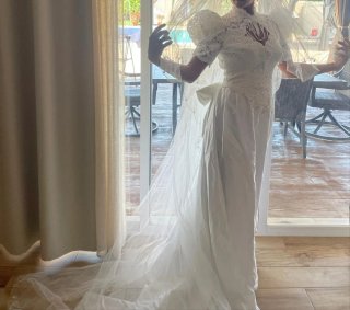 Vestido Novia Blanco en perfecto estado. velo 50€