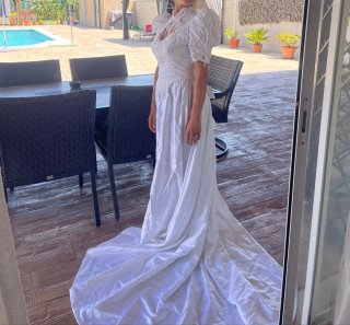 Vestido Novia Blanco en perfecto estado. velo 50€