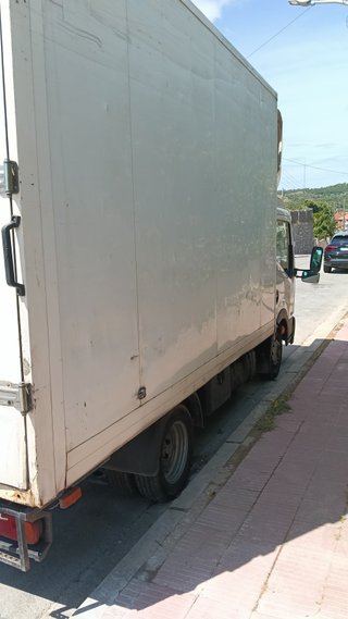 Nissan Cabstar 2013