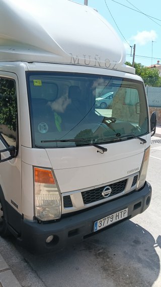 Nissan Cabstar 2013