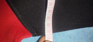 Traje de neopreno Tribord rojo y negro