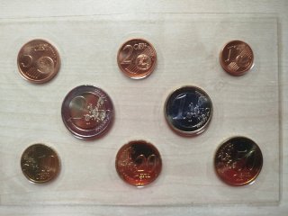 Estuche de Mónaco del año 2002, 8 monedas